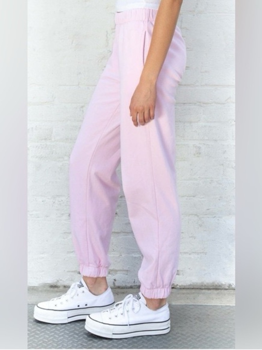Brandy Melville Rosa sweatpants bubble gum pink
